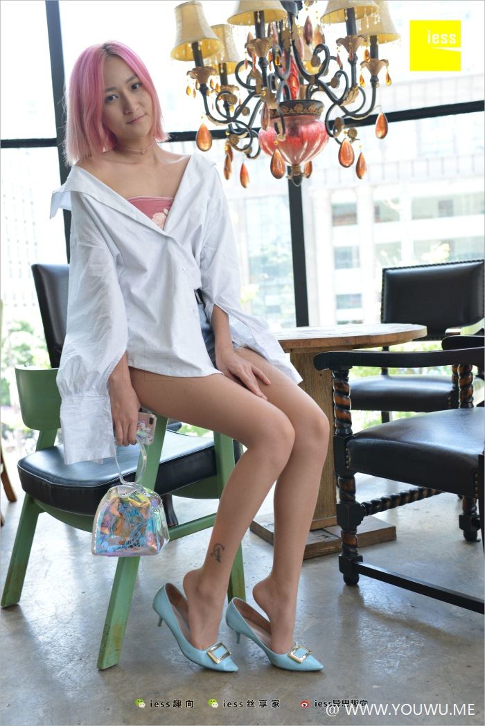 [IESS异思趣向] 2018.05.08 丝足便当228：黑丝女神的红蓝黄 潇潇