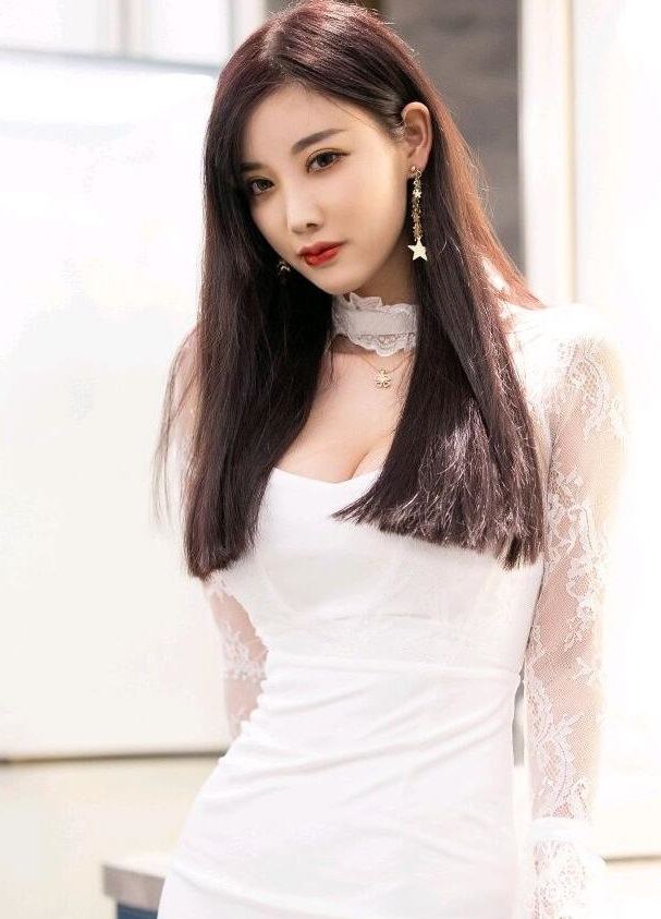 [XiuRen秀人网] 2019.12.26 No.1884 杨晨晨sugar 美臀 美胸
