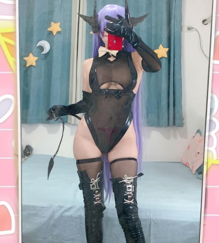 知名动漫Coser@rioko凉凉子 梦魇魅影自拍