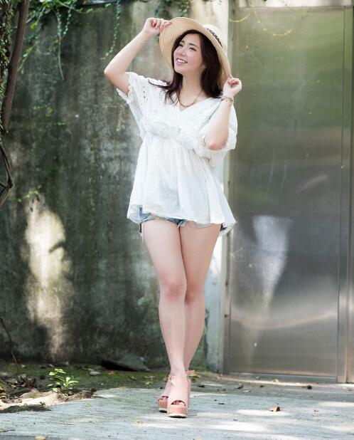 台湾美女 – Zora(陈思颖) 台大校园