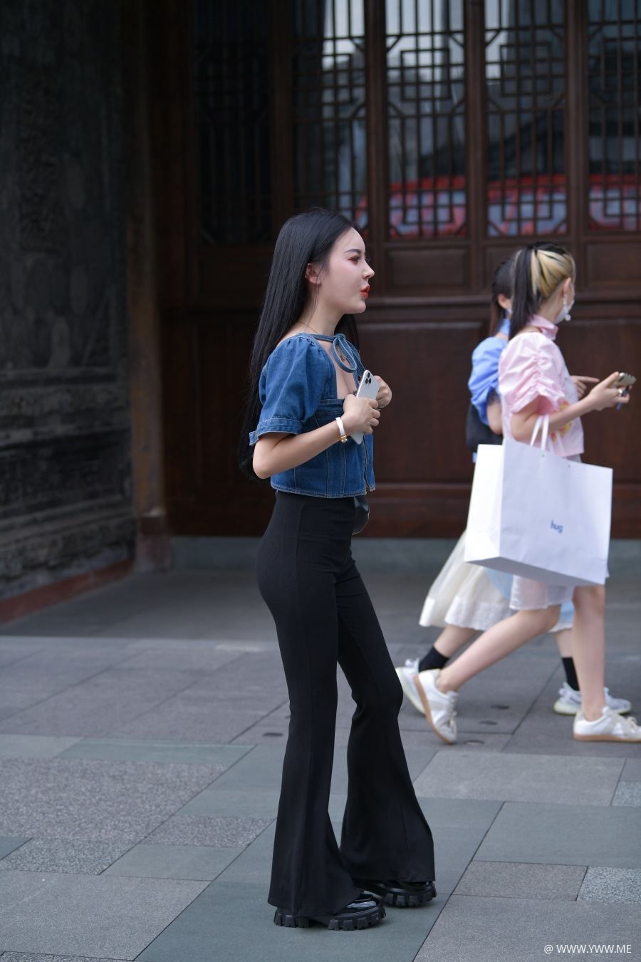 视觉冲击作品 – 黑丝紧身喇叭裤美女 写真-像素点