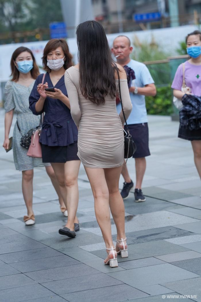 凯恩公爵作品 – 高挑的包臀裙女孩 写真-像素点
