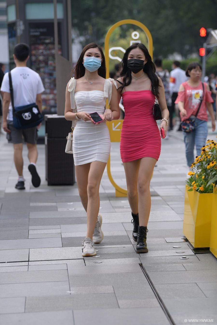 视觉冲击作品 – 又一对好闺蜜出来炸街 写真-像素点