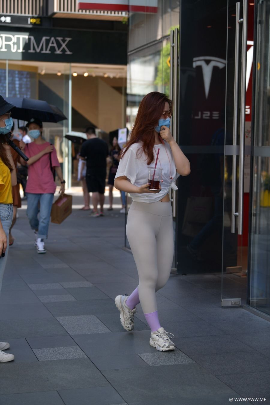 视觉冲击作品 浅灰色瑜伽女孩 写真-像素点