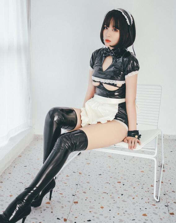 轩萧学姐 – 南半球女仆