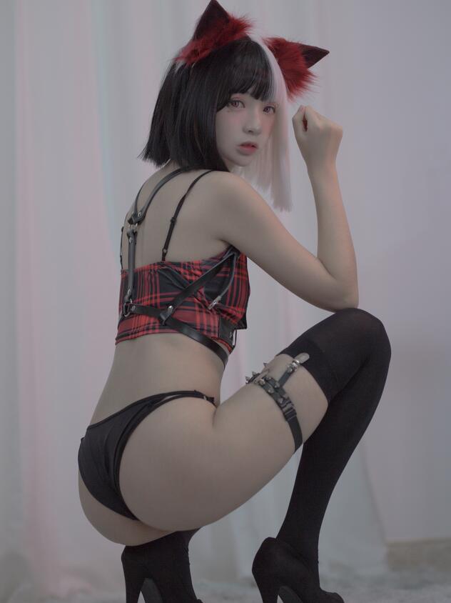 COS美女 疯猫ss – 红黑耳