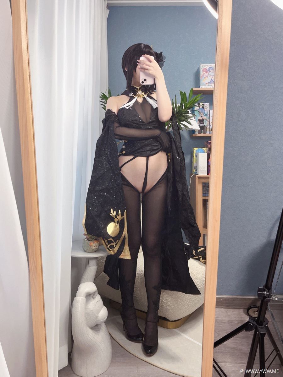 知名动漫Coser@rioko凉凉子 镇海 自拍-像素点