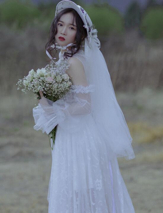 [YWW.ME] 2022.06.25 为自己穿一次婚纱 月下桑小川