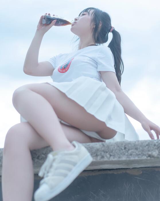 小何童鞋 – 尾巴可乐JK