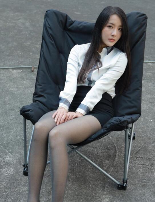 [IESS异思趣向] 2023.02.11 丝享家 1358 婉萍《户外OL》