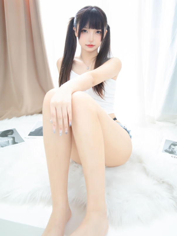 神楽坂真冬 – 《牛仔兔兔》