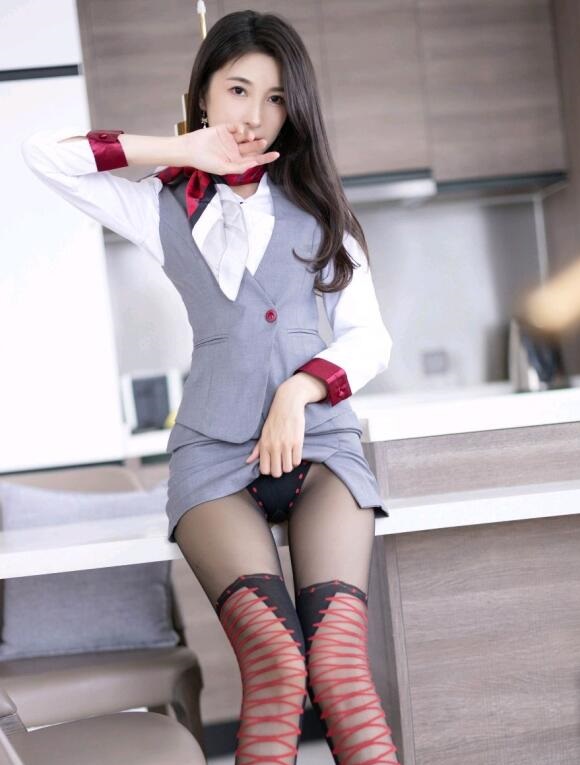 [XiuRen秀人网] 2023.06.25 No.6967 林乐一 黑丝美腿