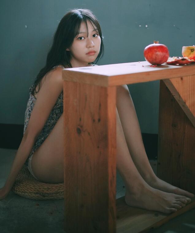 [YWW.ME] 2023.01.31 石榴的青春日记 茵子
