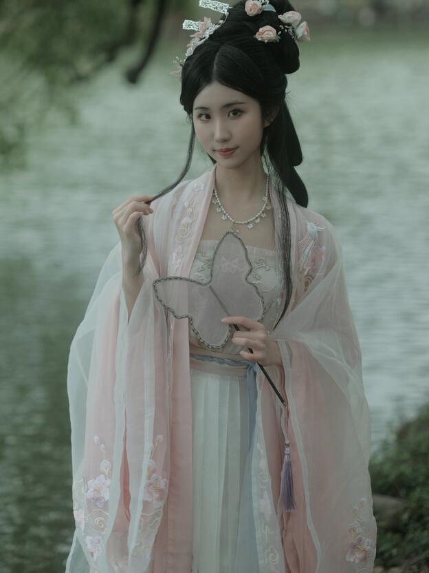 [YWW.ME] 2023.04.01 酒歌 桃菲子