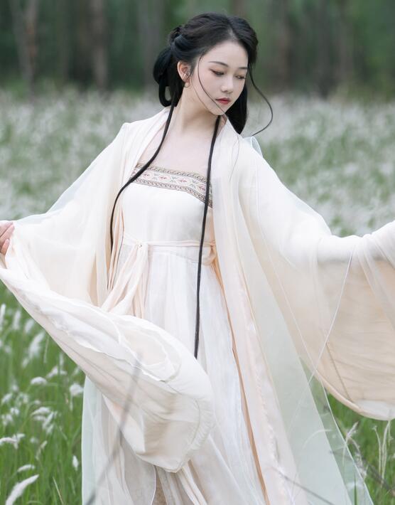 [YWW.ME] 2023.05.04 遇见春 秋哒哒–