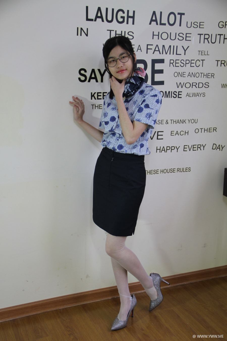 自由摄影 No.017 质感的制服搭配长筒0D长筒丝-像素点