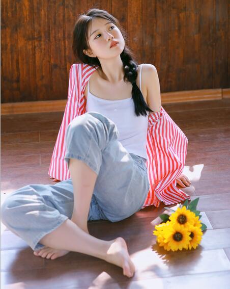 [YWW.ME] 2024.02.24 小木屋的光 玮玮