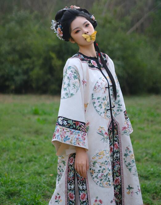 [YWW.ME] 2024.04.18 春色满园 小兮呀