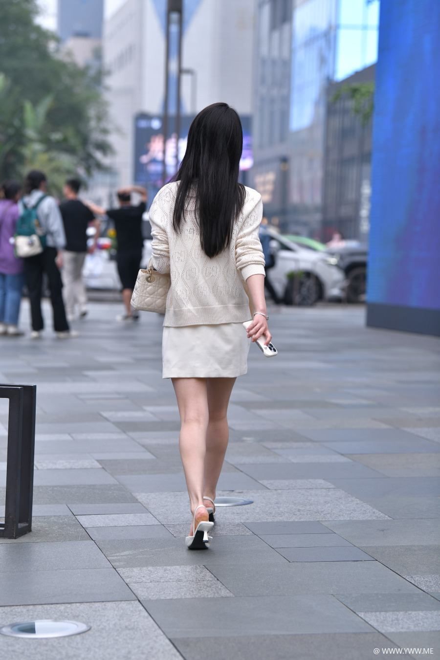 精选街拍 – 温婉优雅裙装-像素点